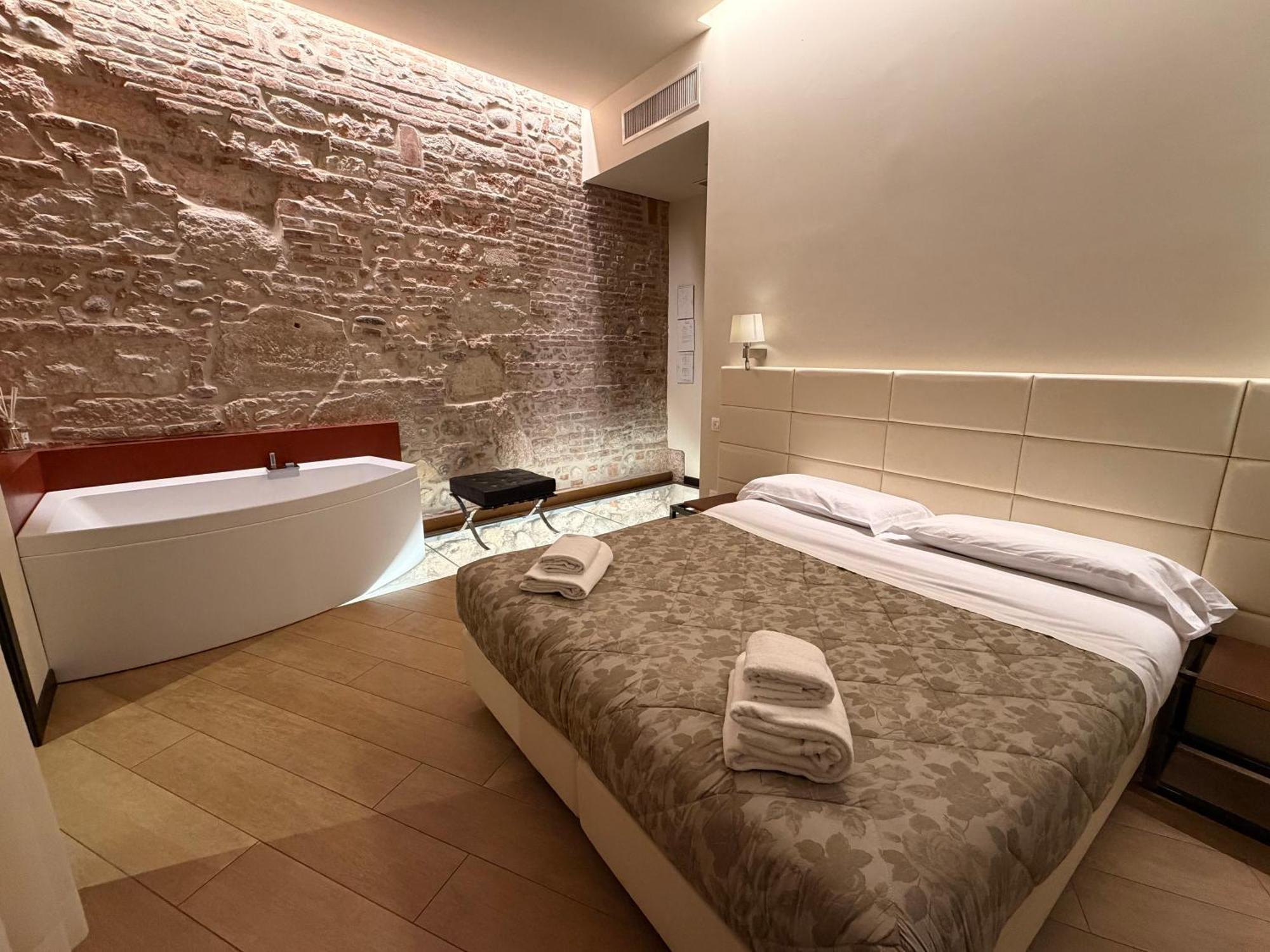 Superior Double or Twin Room Garden View