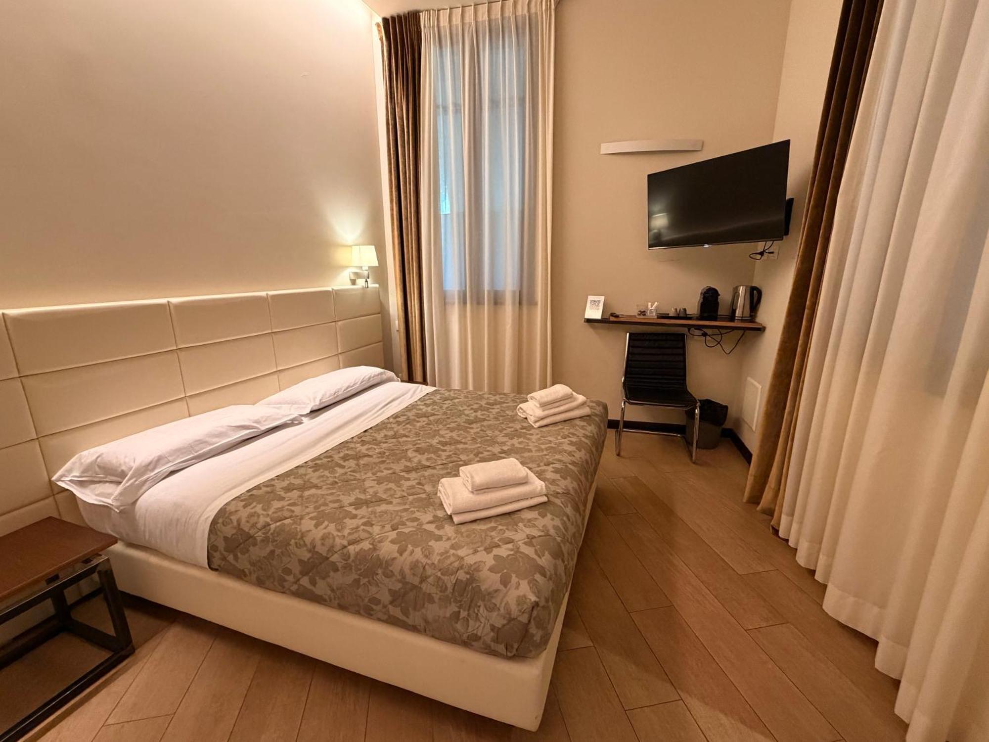 Superior Double or Twin Room Garden View